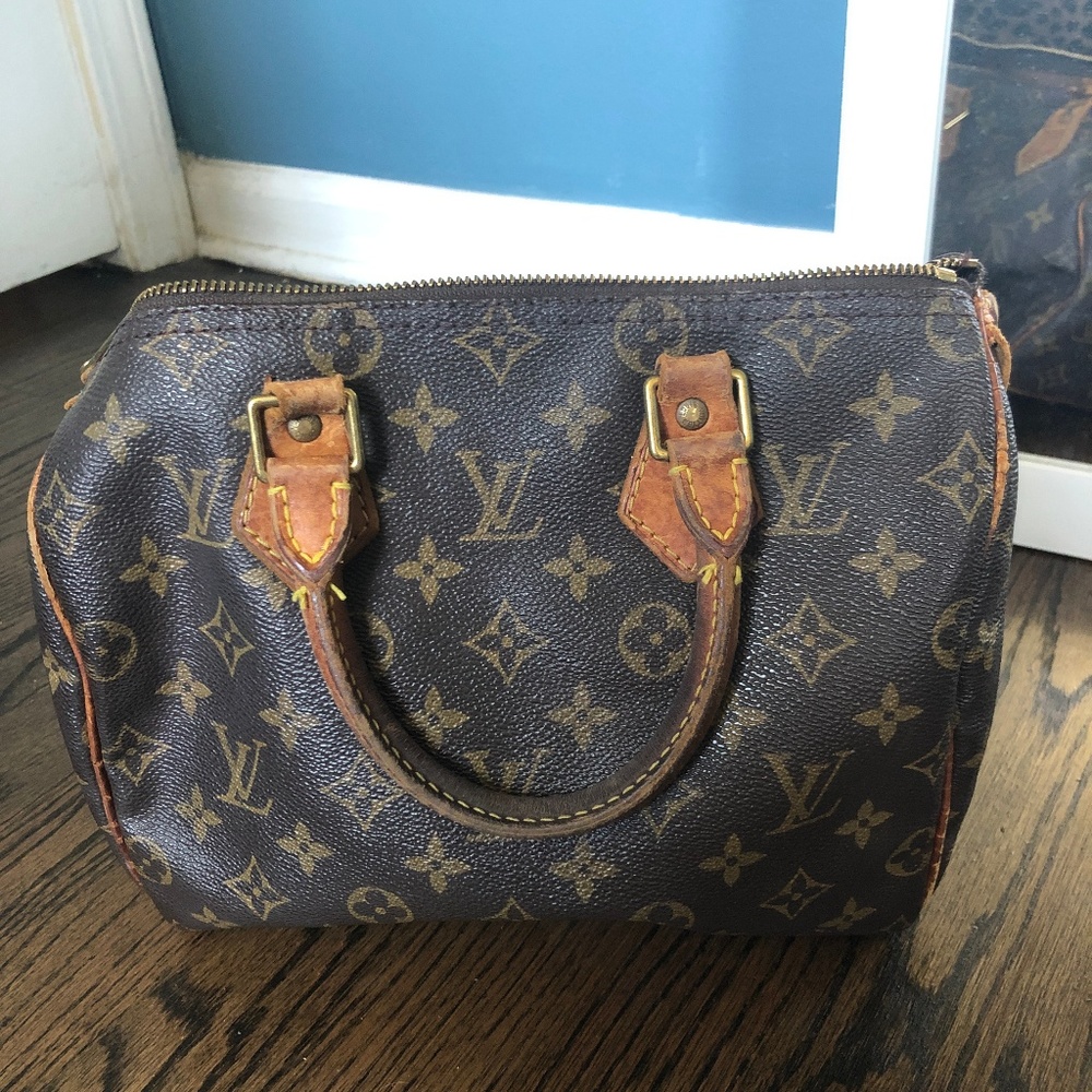 Authentic Louis Vuitton Monogram Speedy 30 Bag